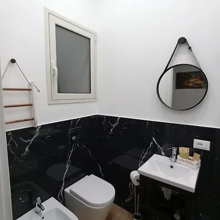 Yris House Apartament *